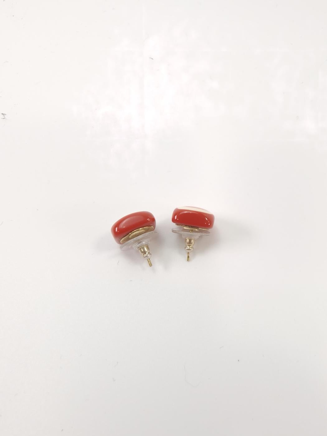 CHANEL Chanel earrings with Coco mark in pink and red. Reference number: 9674