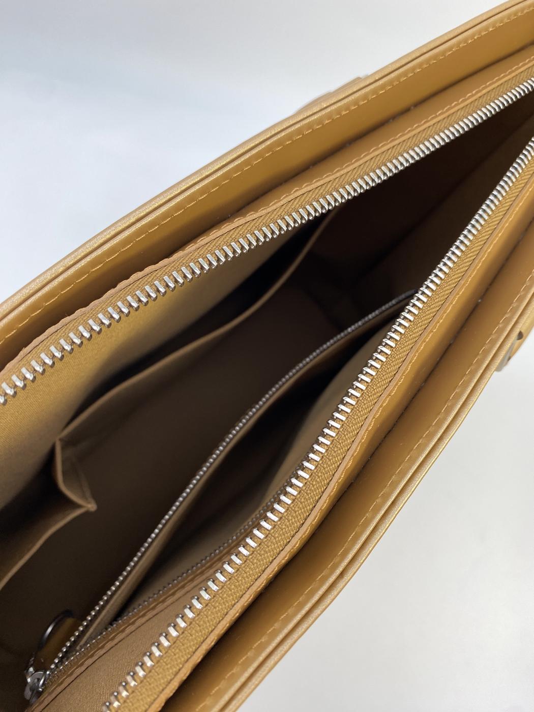 LOUIS VUITTON ルイヴィトン トートバッグ ウィルウッド モノグラム・マット アンブレ M55107 AMBRE ゴールド 管理番号:8650