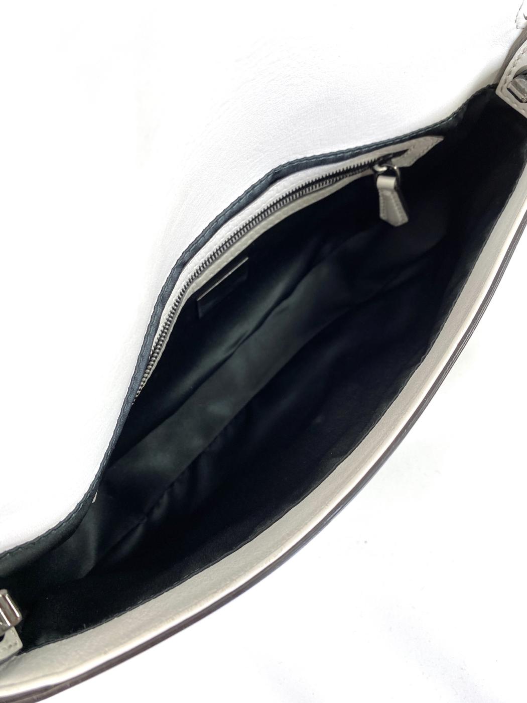 FENDI フェンディ マンマバケット レザー ショルダーバッグ ホワイト 管理番号:9585