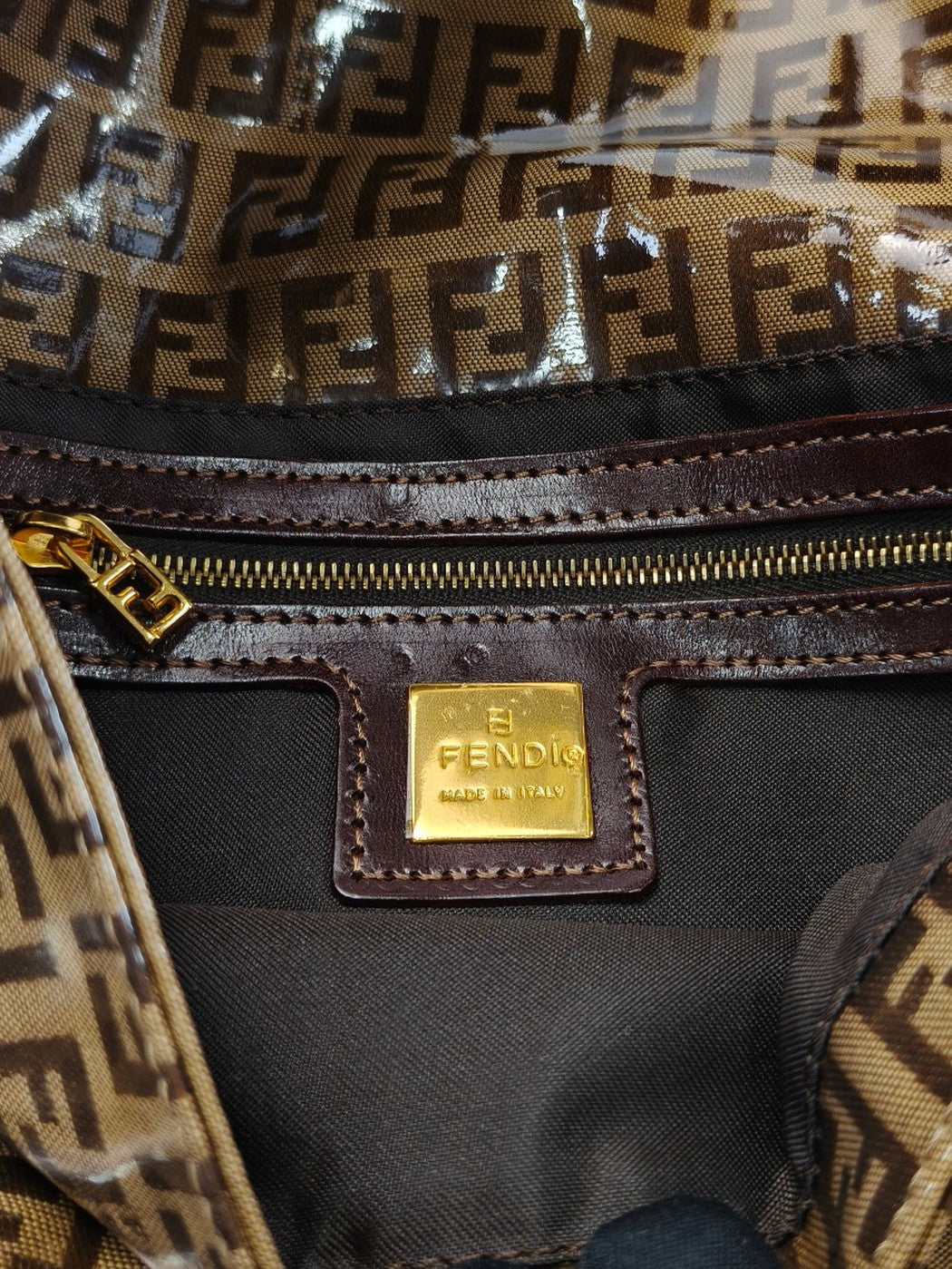 フェンディ FENDI ズッキーノ柄 マンマバケット ワンショルダー ハンドバッグ パテント ベージュ 管理番号:9703