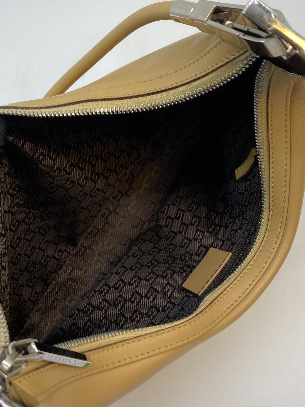 GUCCI 单肩手提包,驼色小牛皮材质。参考编号:7645。