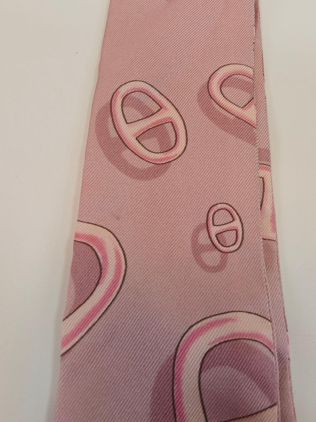 HERMES エルメス シェーヌダンクル柄 ツイリー スカーフ シルク ピンク 管理番号:10144