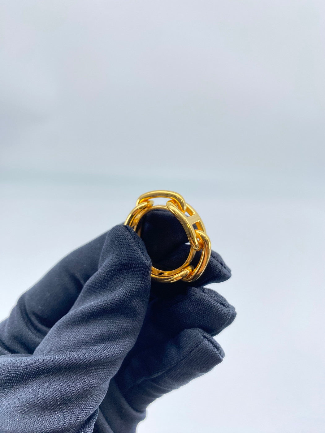 爱马仕 Chaine d'Ancre 金丝巾戒指。参考编号:9293。