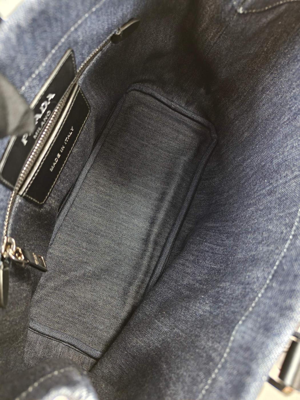 Prada 牛仔布 Logo 手提包丝网印刷蓝色 x Nero 参考编号:10269