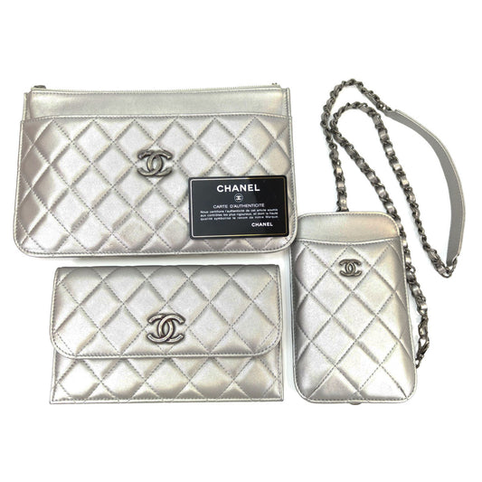 CHANEL シャネル マトラッセ マルチバッグ チェーンショルダー 財布 スマホケース付き シルバー 管理番号：10422