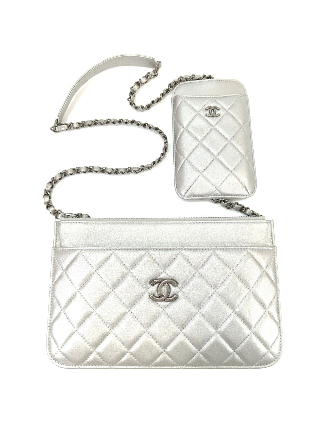 CHANEL シャネル マトラッセ マルチバッグ チェーンショルダー 財布 スマホケース付き シルバー 管理番号：10422