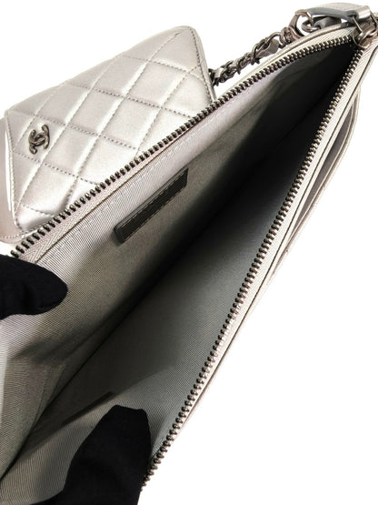 CHANEL シャネル マトラッセ マルチバッグ チェーンショルダー 財布 スマホケース付き シルバー 管理番号：10422