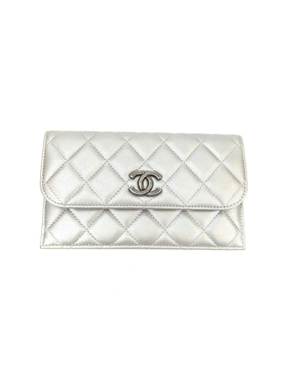 CHANEL シャネル マトラッセ マルチバッグ チェーンショルダー 財布 スマホケース付き シルバー 管理番号：10422