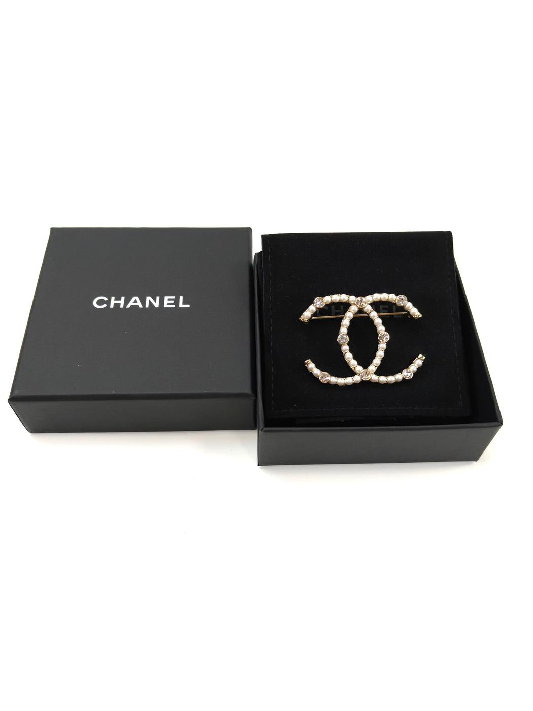 CHANEL Coco Mark Pearl Brooch White x Gold Product number: 10556