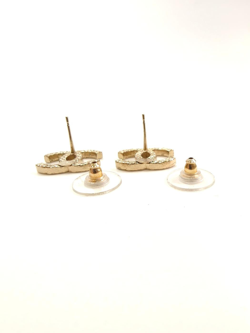 CHANEL Coco Mark Pierced Earrings Gold Product No.: 10602