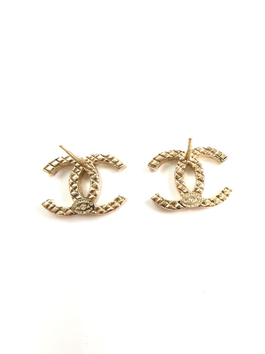 CHANEL Coco Mark Pierced Earrings Gold Product No.: 10602