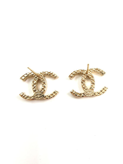 CHANEL Coco Mark Pierced Earrings Gold Product No.: 10602