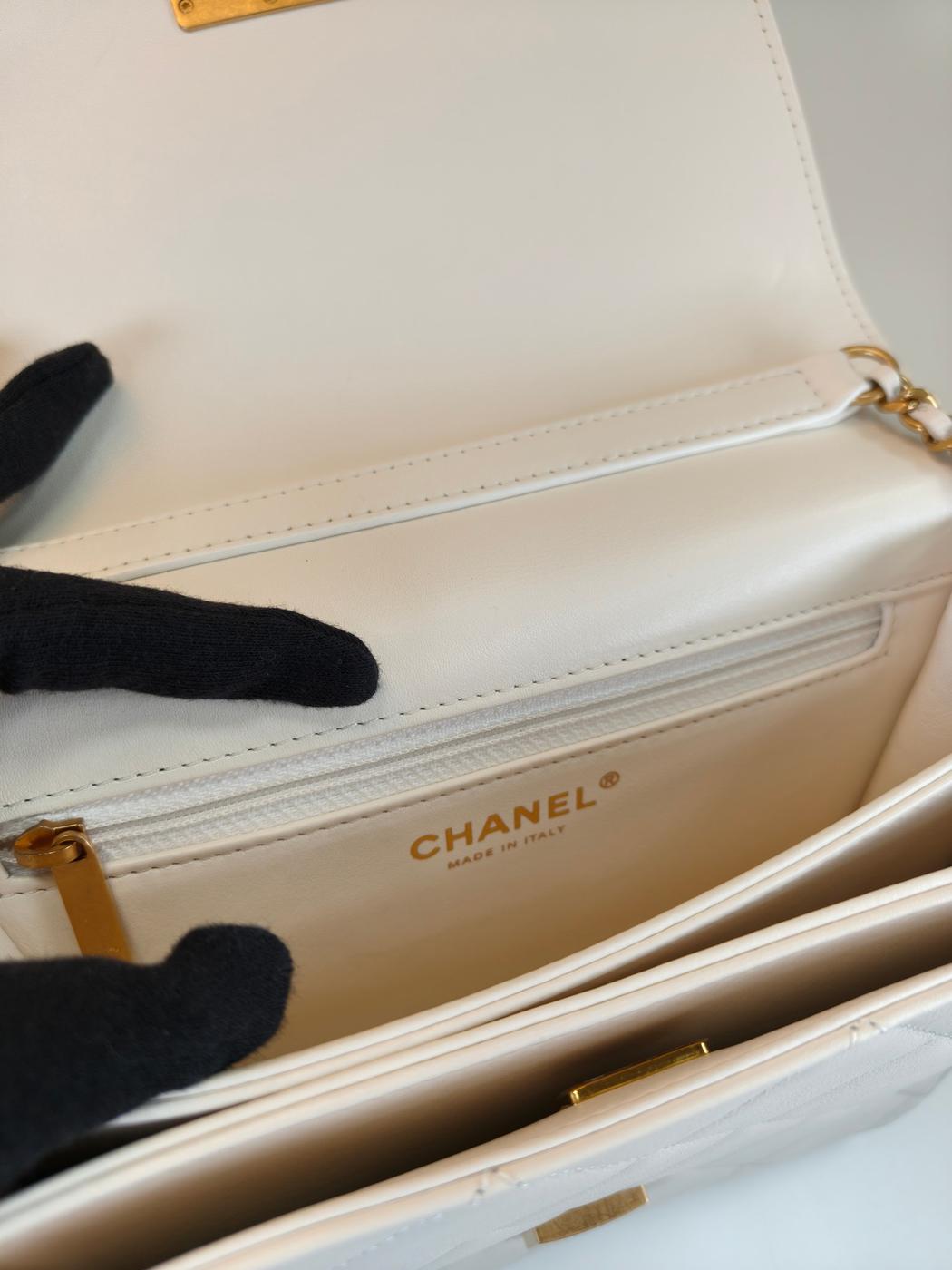 CHANEL 香奈儿 MATELASSE 菱格纹手提链条包 白色 管理编号：10764