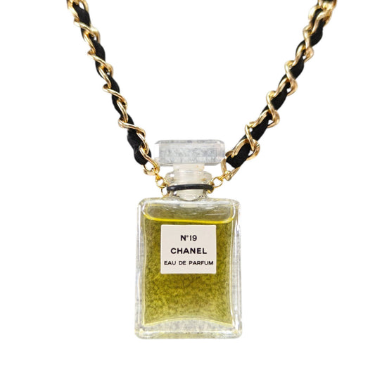 CHANEL シャネル No.19 パフュームボトル 香水 ネックレス ゴールド 管理番号：11042