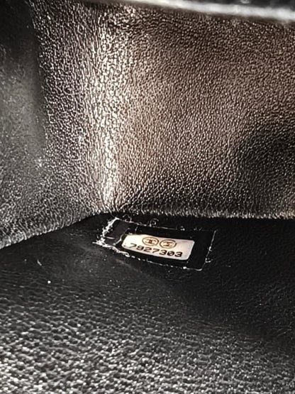 CHANEL シャネル マトラッセ25 Wフラップ チェーンショルダーバッグ キャビアスキン 黒 管理番号：11066