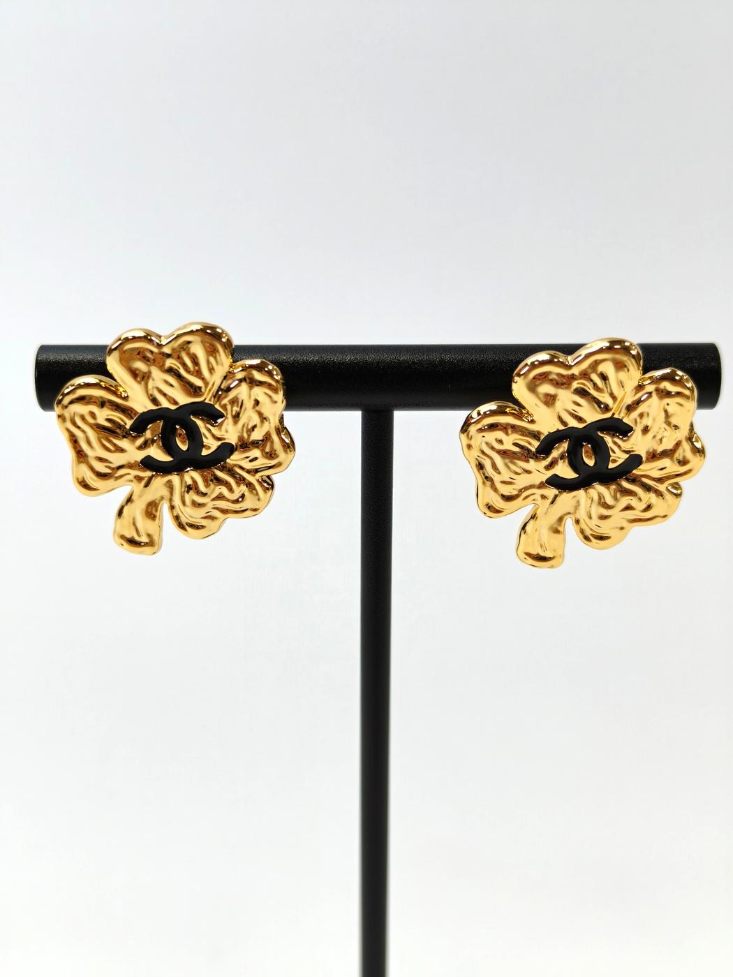 CHANEL シャネル クローバー ピアス ゴールド 管理番号：11090