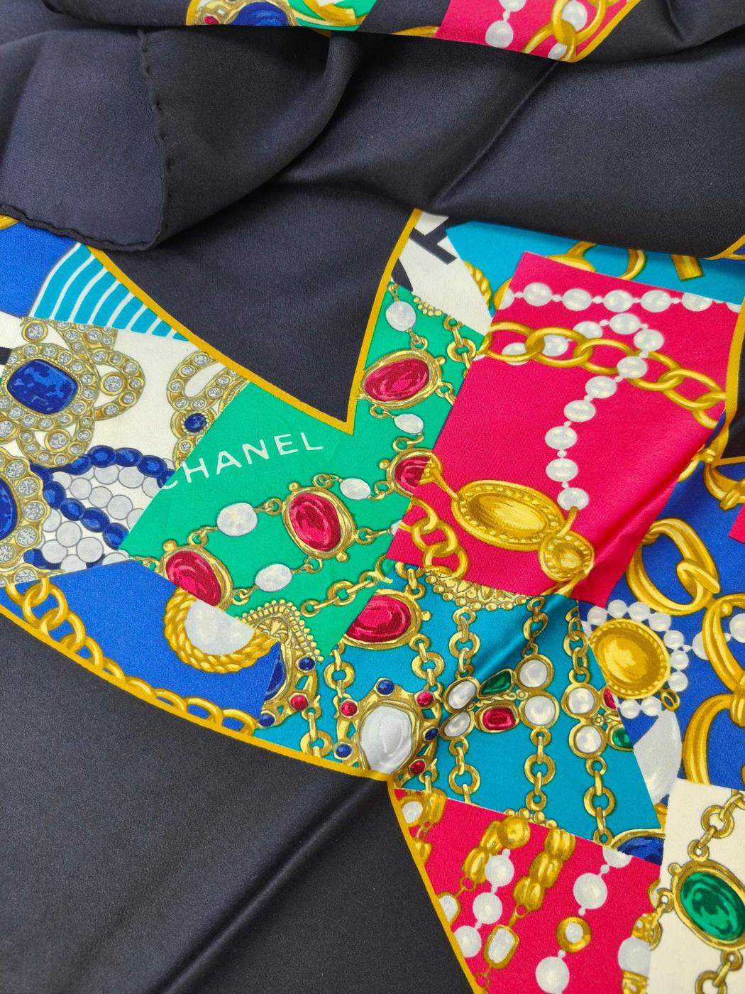 CHANEL シャネル ココマーク シルク スカーフ ブラック×マルチカラー 管理番号：11101