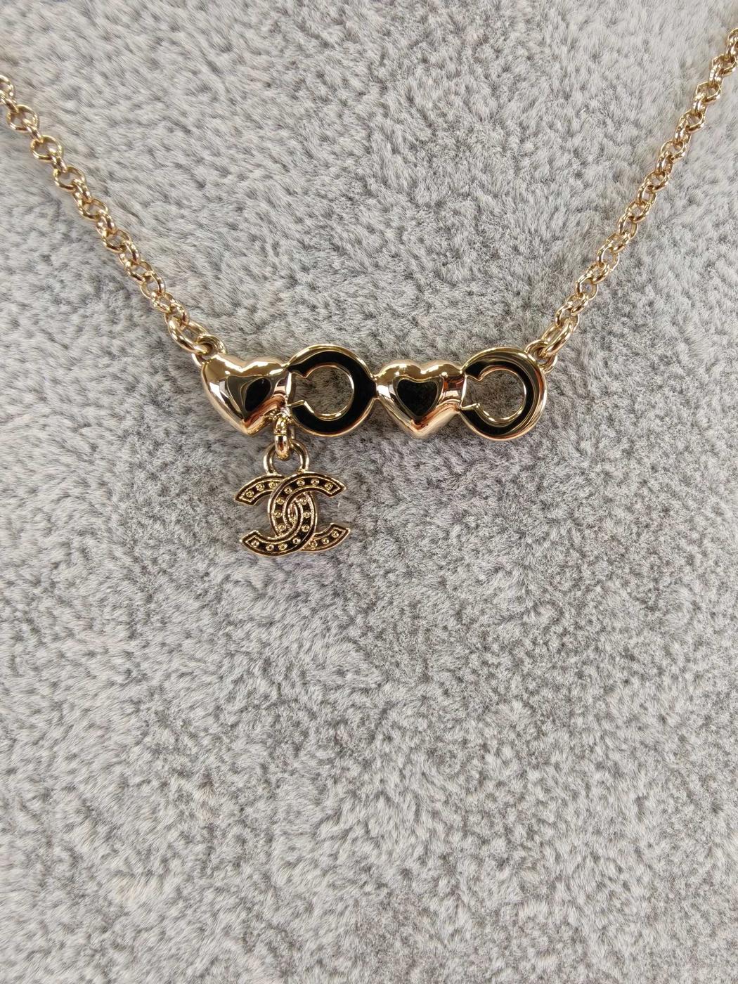 CHANEL シャネル ロゴ ハート ラインストーン ネックレス B25B ゴールド 管理番号：11181