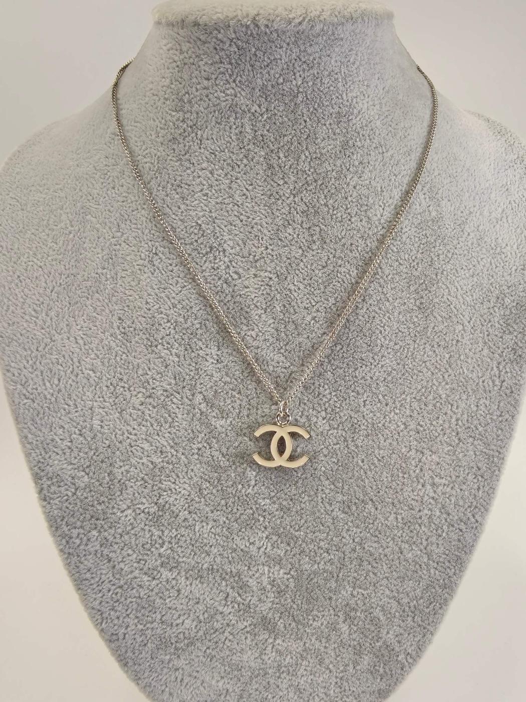 CHANEL シャネル ココマーク ネックレス シルバー×ホワイト 管理番号：11183