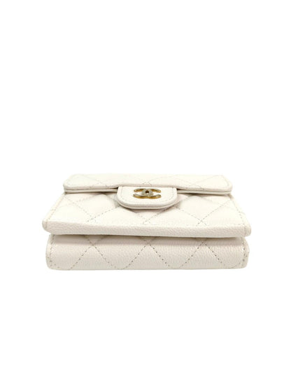 CHANEL シャネル ココマーク マトラッセ 三つ折り財布 ホワイト  管理番号：11462