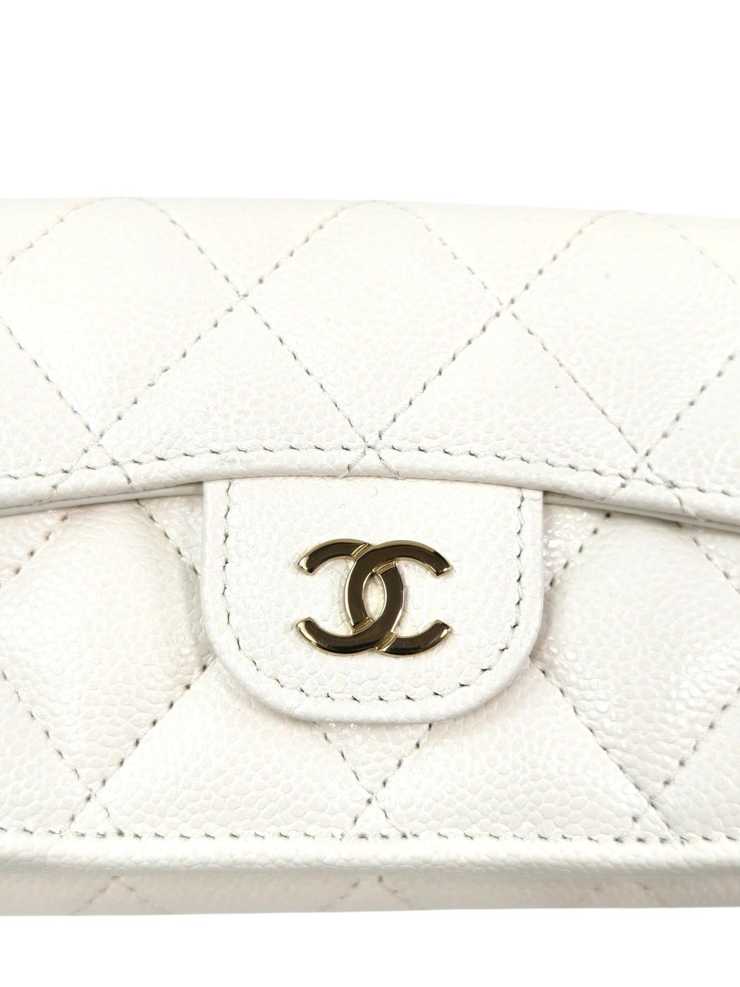 CHANEL シャネル ココマーク マトラッセ 三つ折り財布 ホワイト  管理番号：11462