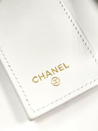 CHANEL シャネル ココマーク マトラッセ 三つ折り財布 ホワイト  管理番号：11462