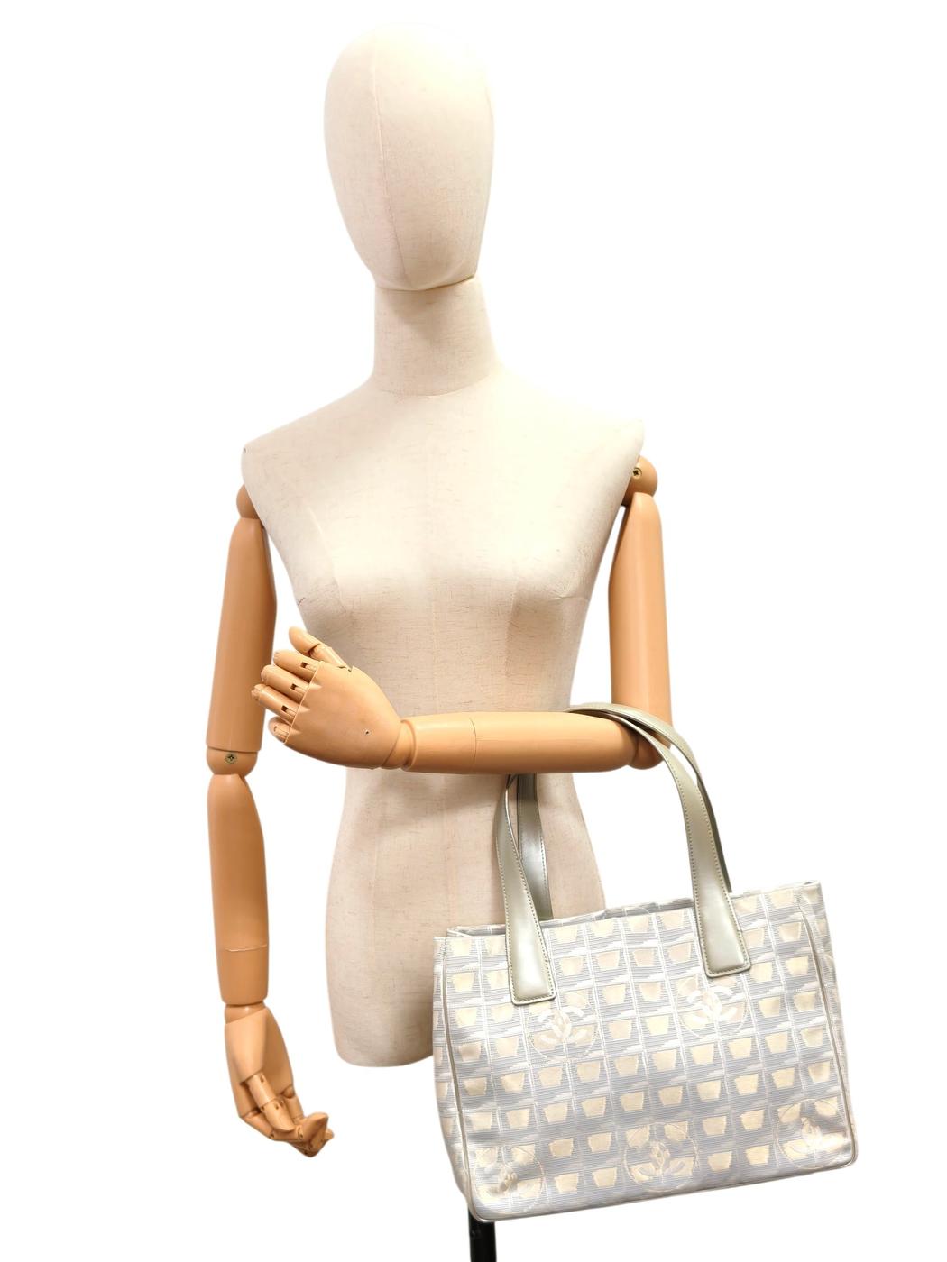CHANEL シャネル ニュートラベルライン トートバッグ グレー 管理番号：11484