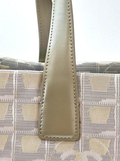 CHANEL シャネル ニュートラベルライン トートバッグ グレー 管理番号：11484
