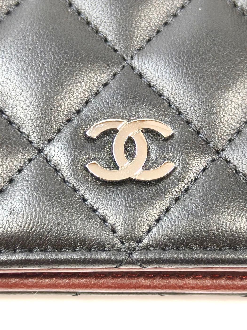 CHANEL シャネル マトラッセ 二つ折り長財布 ブラック 管理番号：11491