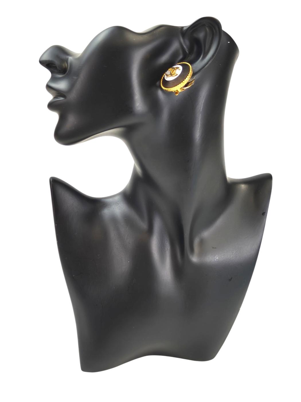 CHANEL シャネル ココマーク 1995年製 イヤリング ゴールド×ブラック 管理番号：11596