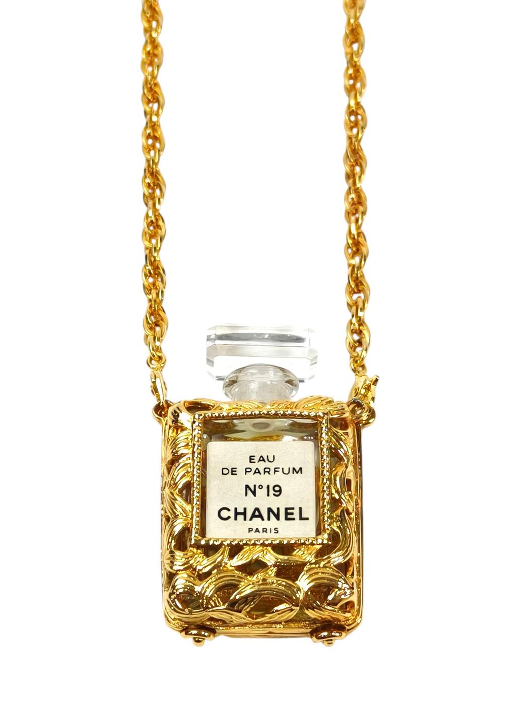 CHANEL シャネル N°19 パフュームボトル ネックレス ゴールド 管理番号：11683