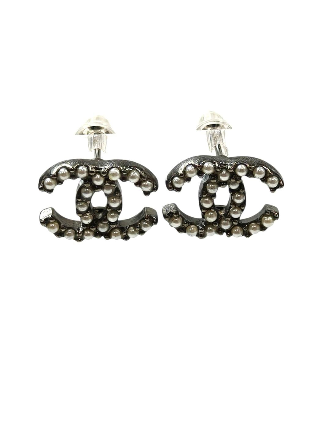 CHANEL シャネル ガンメタル  フェイクパール 2012年製 ピアス ブラック×ホワイト 管理番号：11712