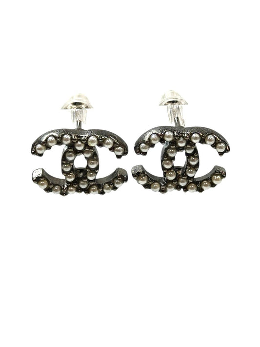 CHANEL Gunmetal Faux Pearl Earrings Black x White 2012 Model Control Number: 11712