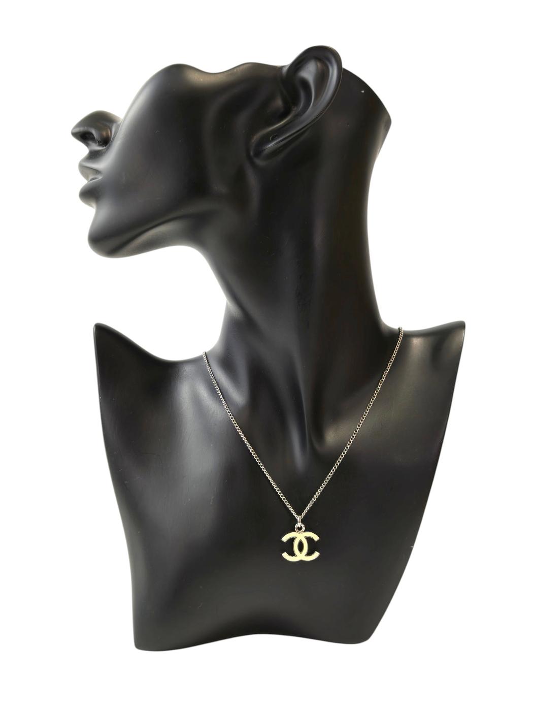 CHANEL White x Silver CC Logo Necklace, Chain 43cm, White, 06V, Circa 2006, Ref: 11757