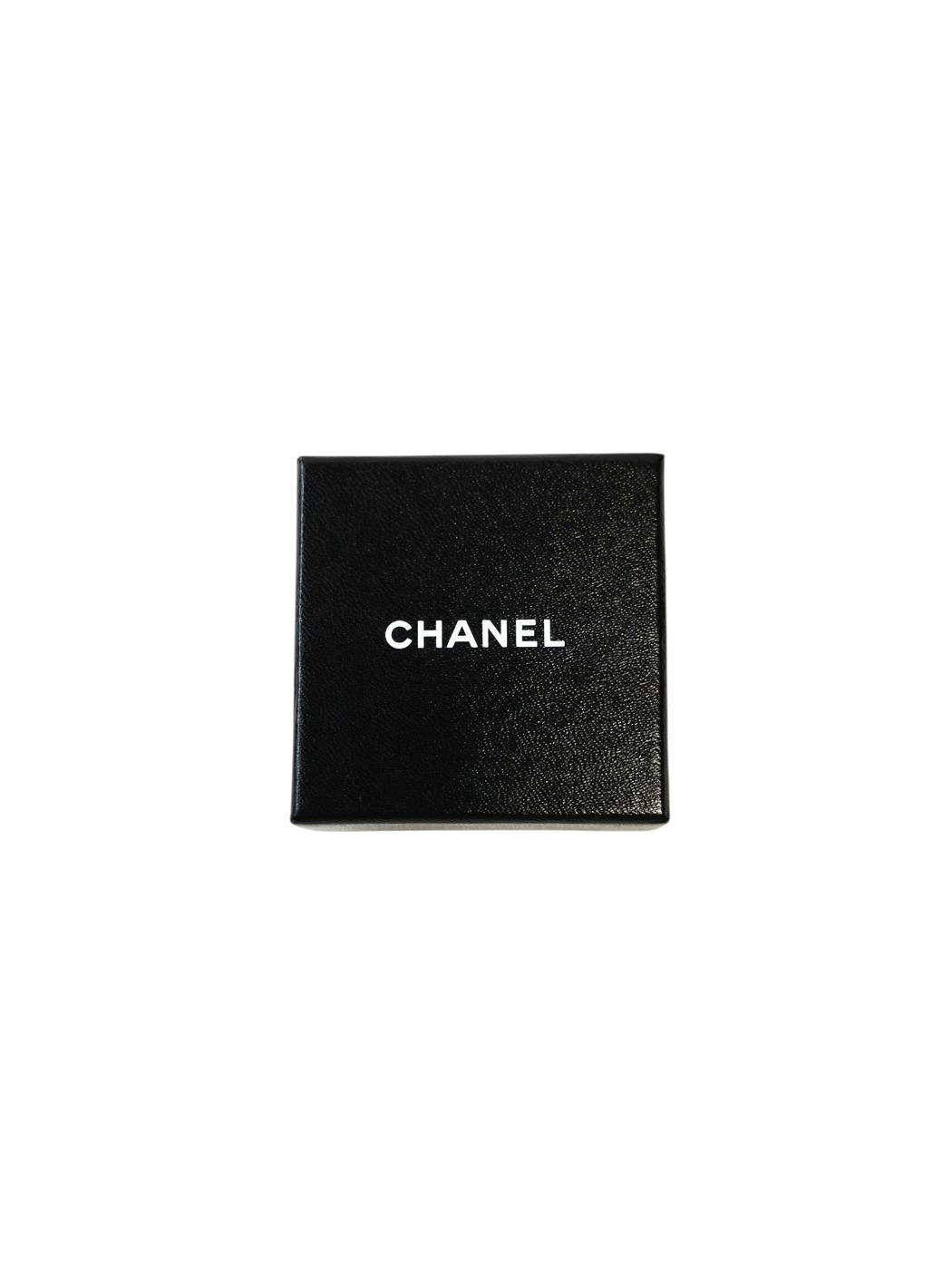 CHANEL White x Silver CC Logo Necklace, Chain 43cm, White, 06V, Circa 2006, Ref: 11757