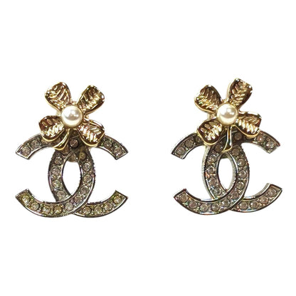 CHANEL Coco Mark Clover Rhinestone B24K Earrings Gold Control Number: 11813