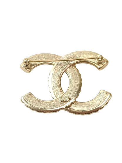 CHANEL 香奈儿 双C Logo 珍珠镶钻（带刻印 L20V）胸针 女士 金色 管理编号：11820