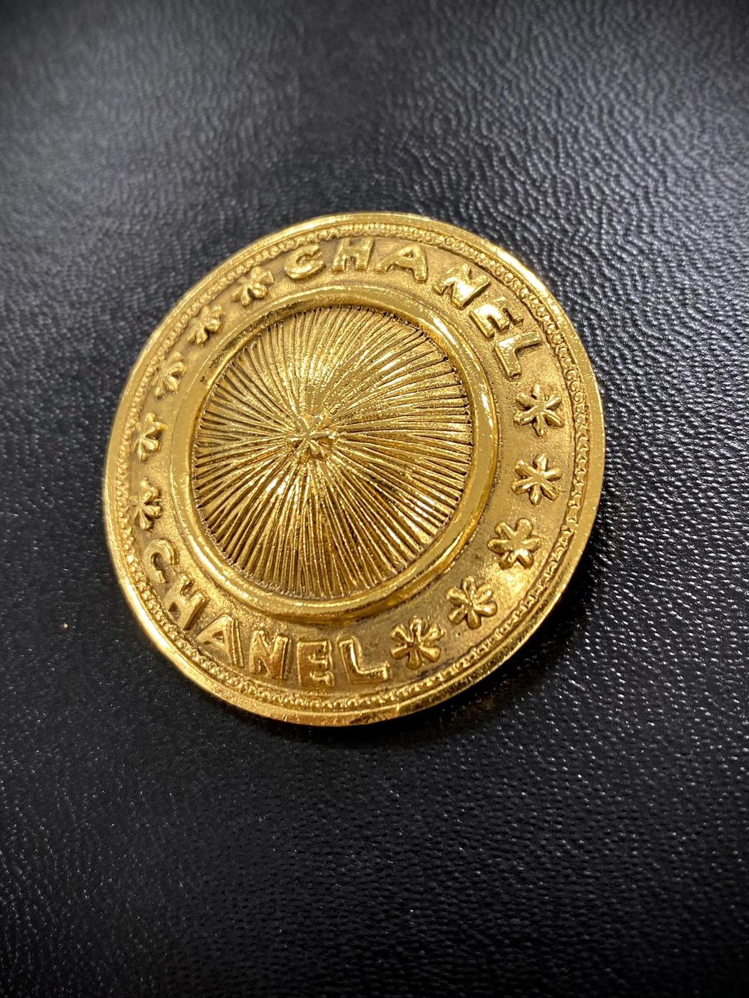 CHANEL Vintage Brooch Control Number: 1380