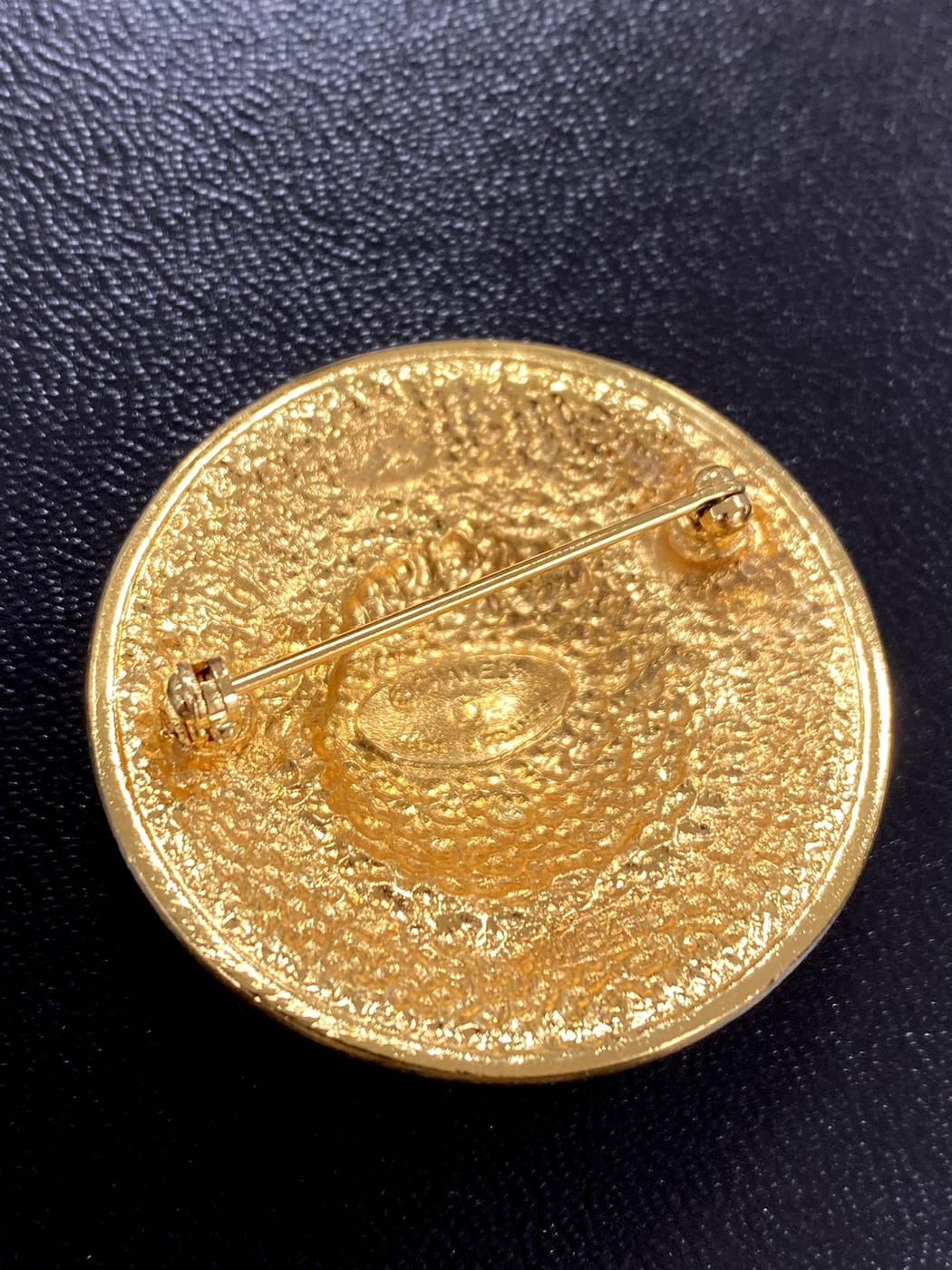 CHANEL Vintage Brooch Control Number: 1380