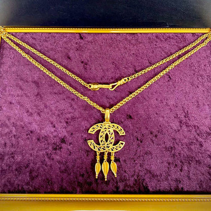CHANEL Vintage Coco Mark Swing Necklace Reference Number: 1461