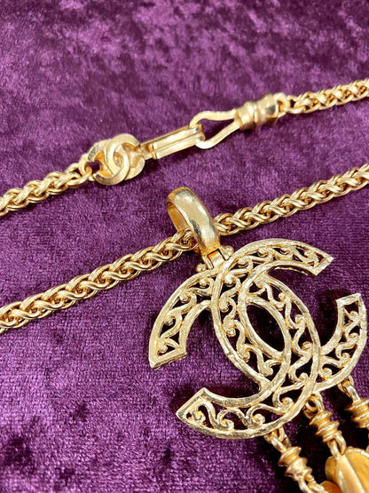 CHANEL Vintage Coco Mark Swing Necklace Reference Number: 1461