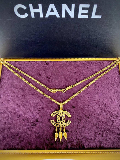 CHANEL Vintage Coco Mark Swing Necklace Reference Number: 1461