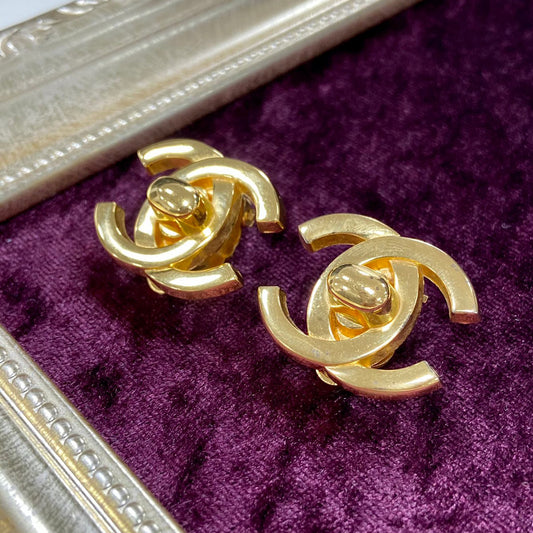 CHANEL シャネル ヴィンテージ サリー ゴールド イヤリング 管理番号：1490