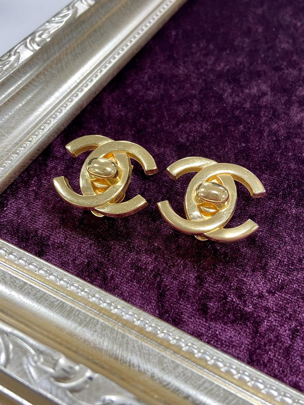 CHANEL シャネル ヴィンテージ サリー ゴールド イヤリング 管理番号：1490