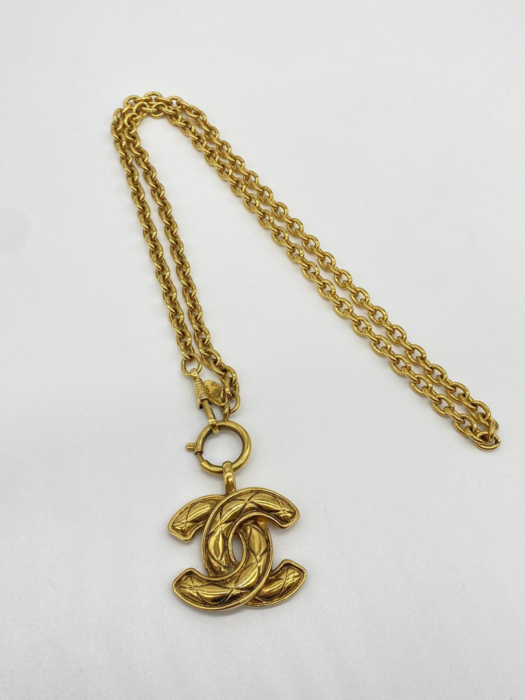 CHANEL Vintage Matelasse Coco Mark Pendant Reference Number: 2377