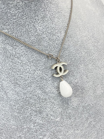 CHANEL Coco Mark Teardrop Necklace A43326, Silver and White, Lamé, Reference Number: 5266