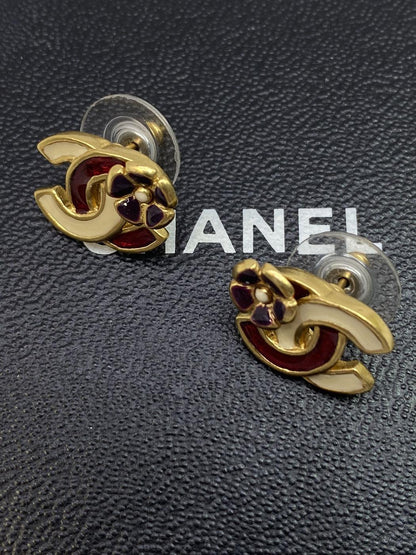 CHANEL Chanel earrings with Coco Mark, flower, and camellia design in beige, red, and gold. Reference number: 7663.
