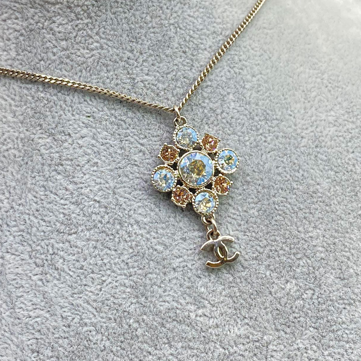 CHANEL Coco Mark Rhinestone Necklace Pendant Flower Rhinestone Necklace Reference Number: 7722
