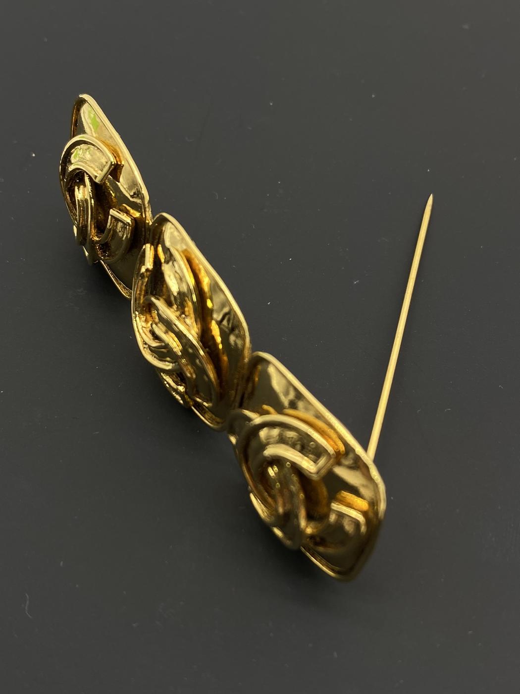 シャネル ココマーク ピンブローチ トリプル 94P ヴィンテージ ゴールド 管理番号：7884