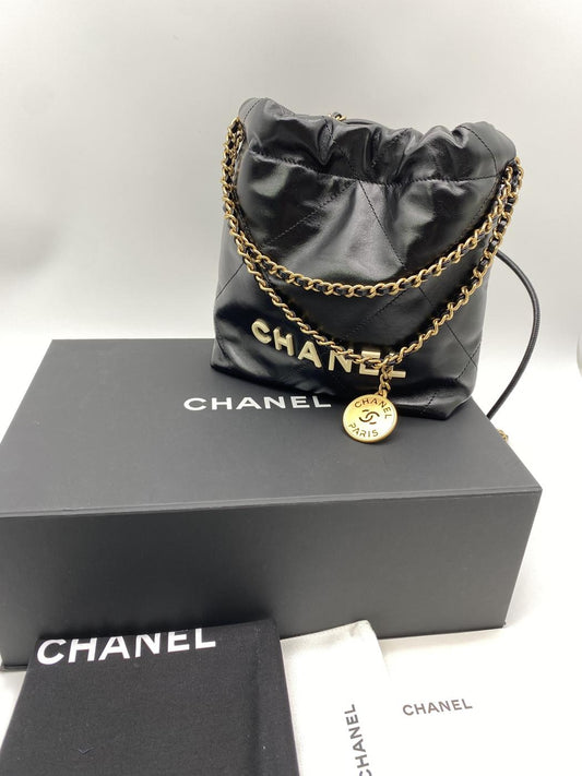 CHANEL シャネル 22 ミニ ハンドバック 黒×チェーンゴールド（ロゴ：ホワイト） 管理番号：8760